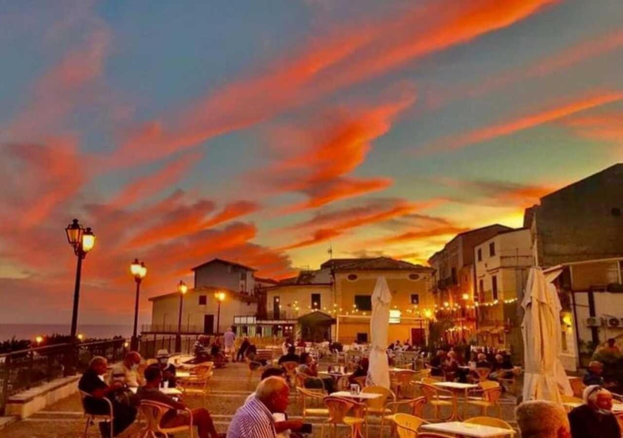 Uno Spettacolo Della Natura San Lucido Exterior foto